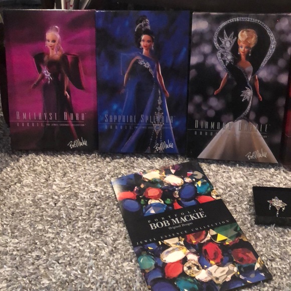 BOB MACKIE JEWEL ESSENCE COLLECTION BARBIE DOLLS -5 barbies, brooch & portfolio - Picture 7 of 13
